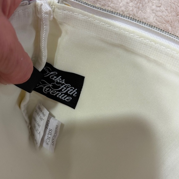 ELEMIS deluxe Skincare Collection with Orange and white Bags - Picture 14 of 15